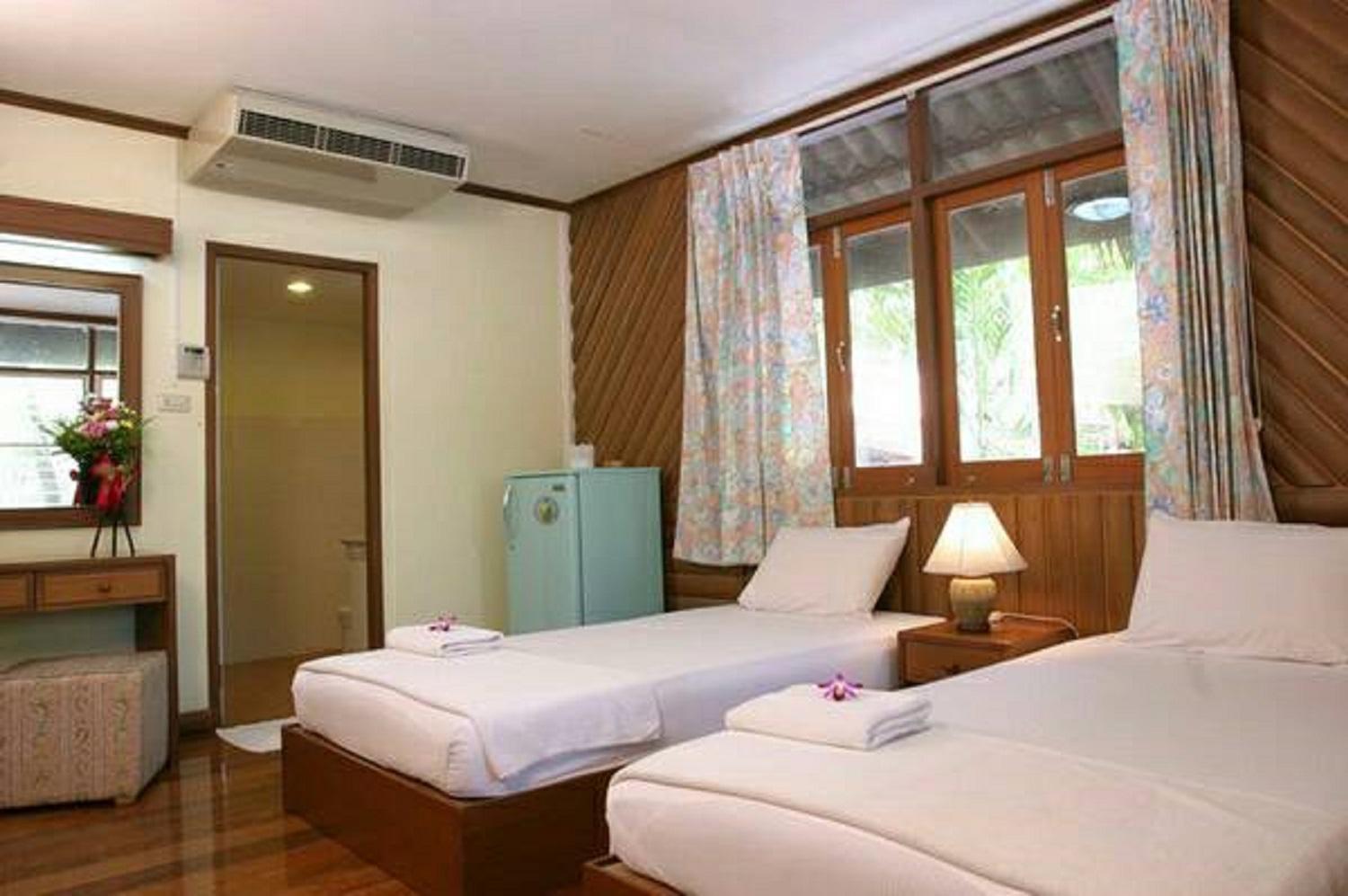 Bayview Beach Resort Ban Krut  Bilik gambar