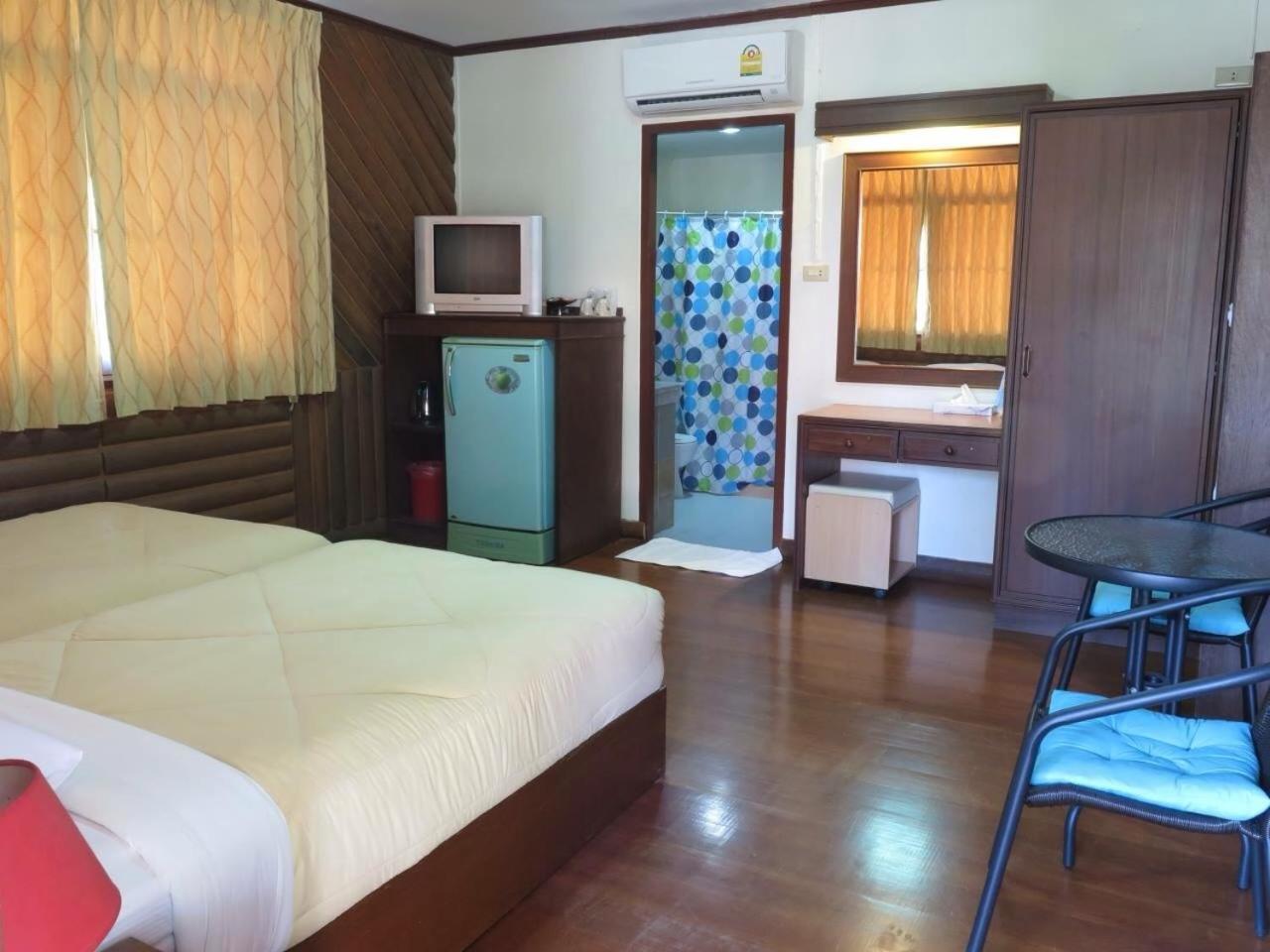 Bayview Beach Resort Ban Krut  Bilik gambar