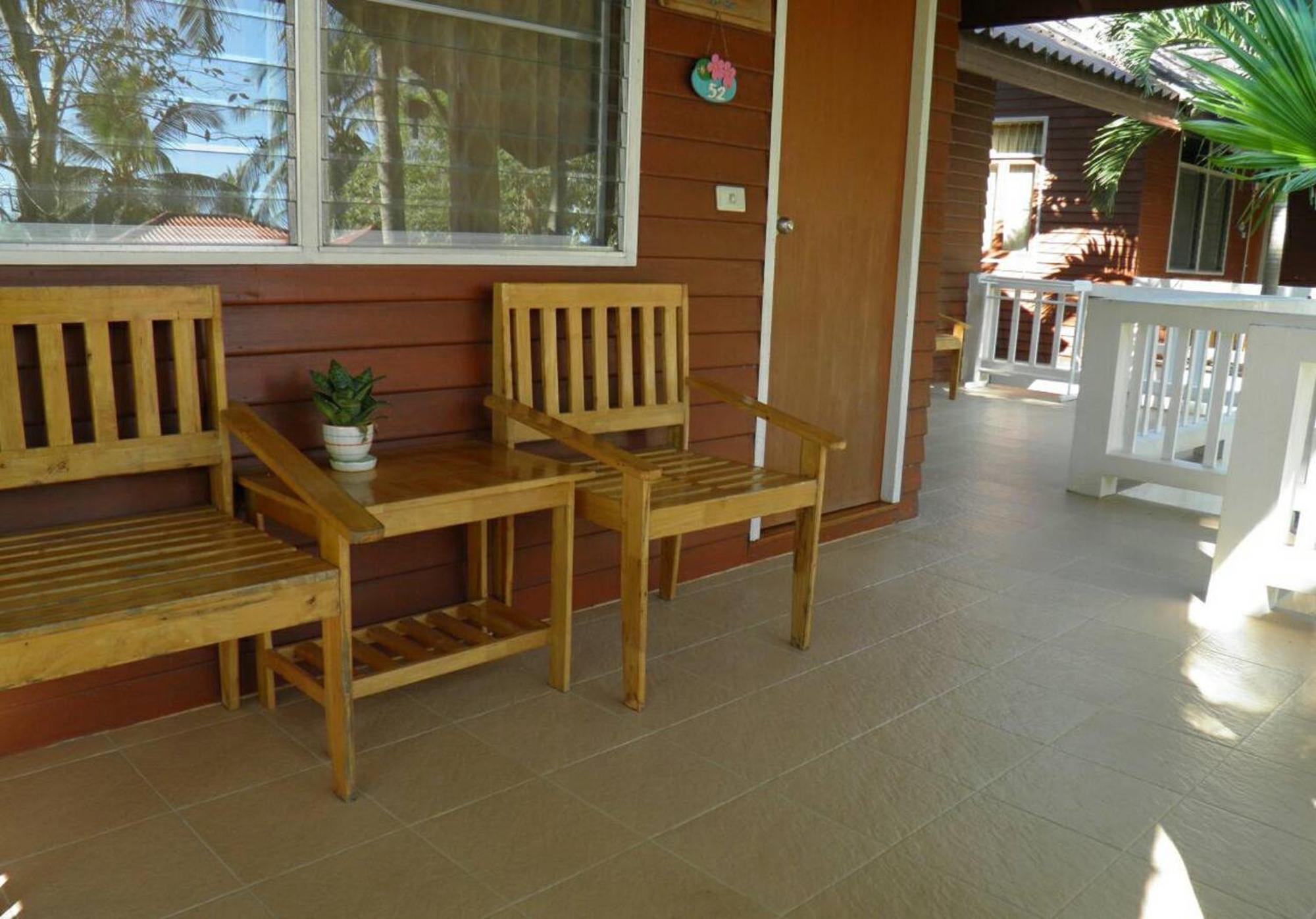 Bayview Beach Resort Ban Krut  Bilik gambar