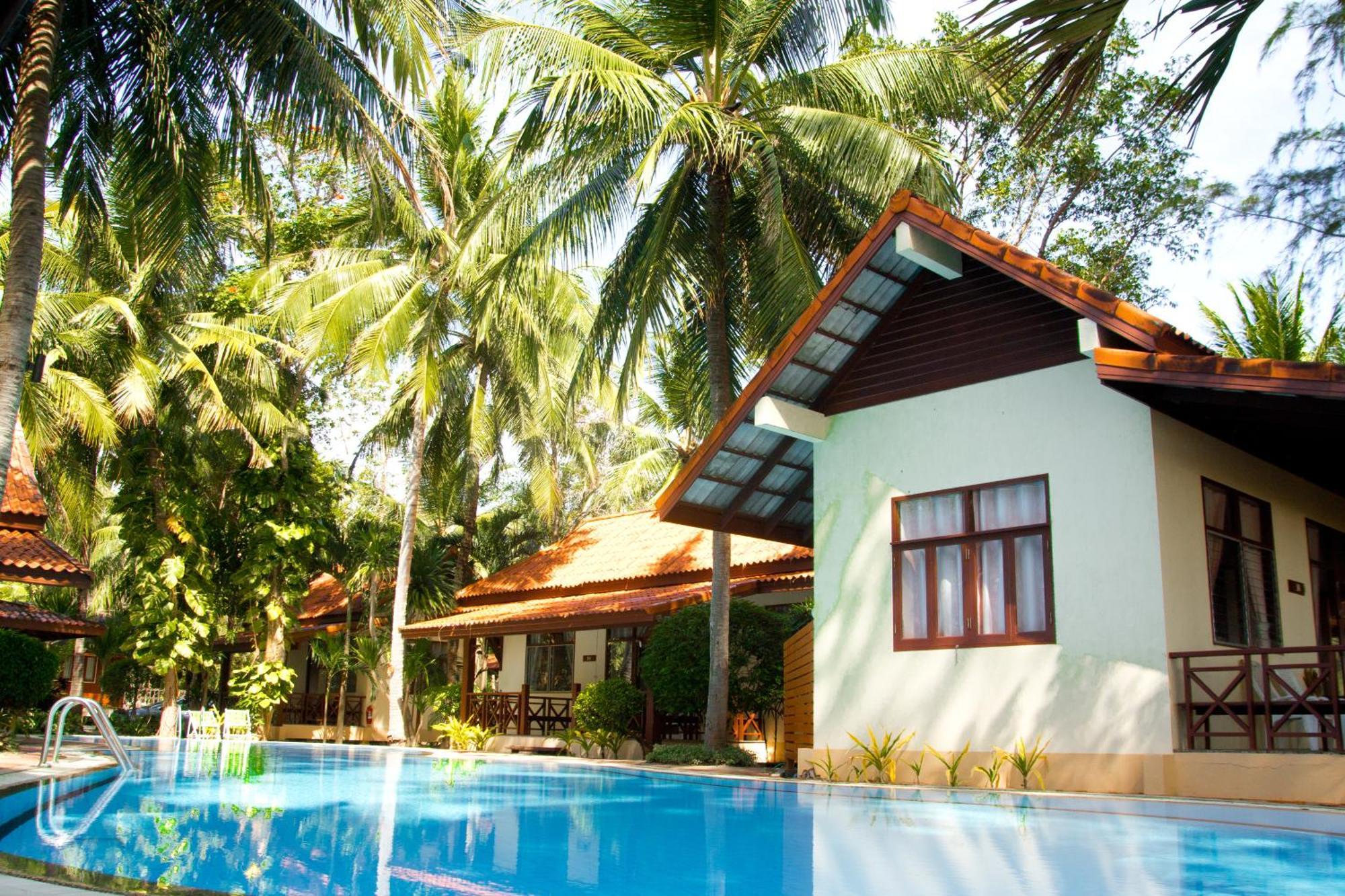 Bayview Beach Resort Ban Krut  Bilik gambar