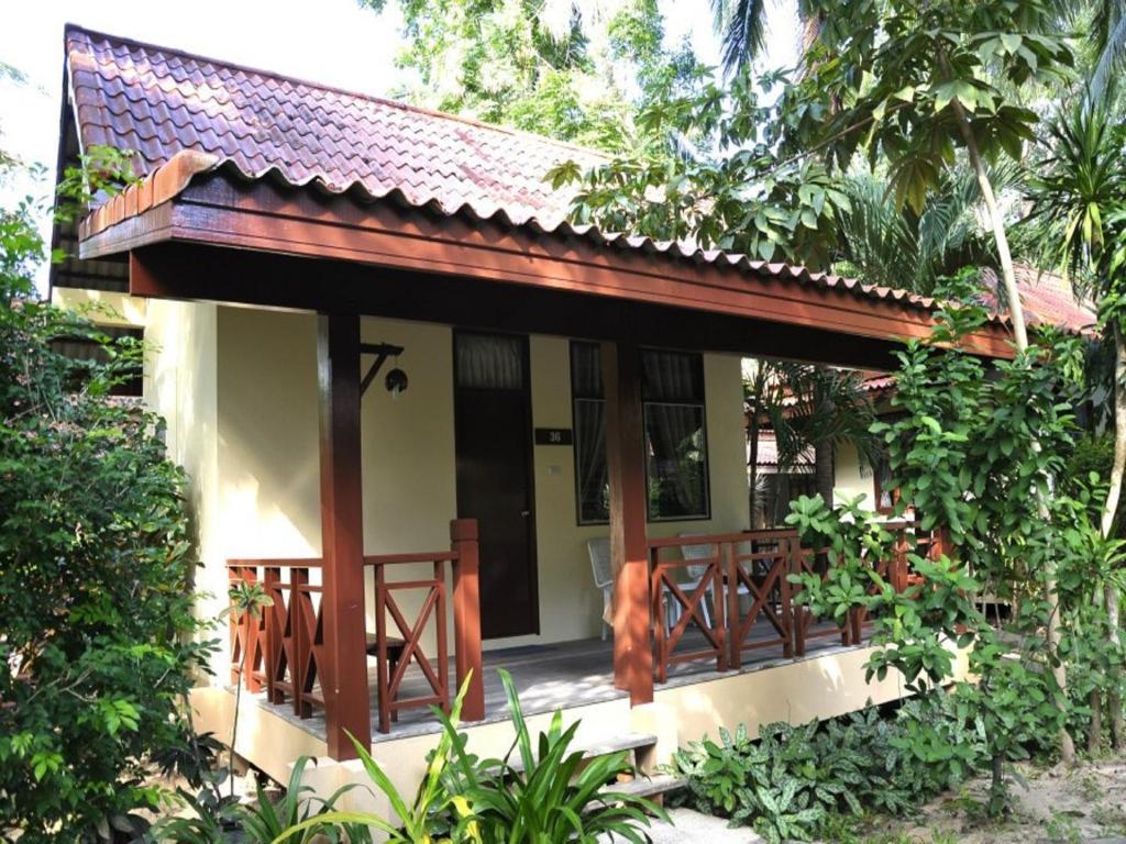 Bayview Beach Resort Ban Krut  Bilik gambar