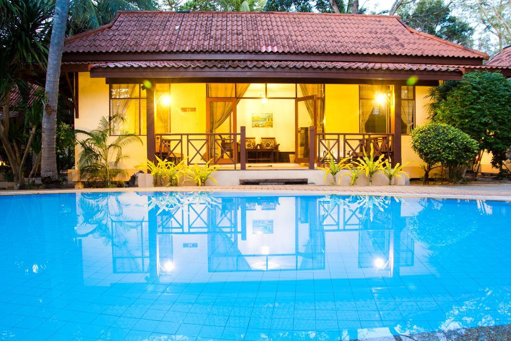 Bayview Beach Resort Ban Krut  Bilik gambar